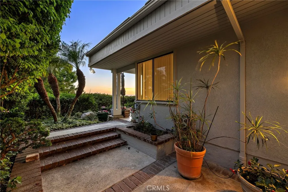 21 Montpellier Newport Beach, CA 92660