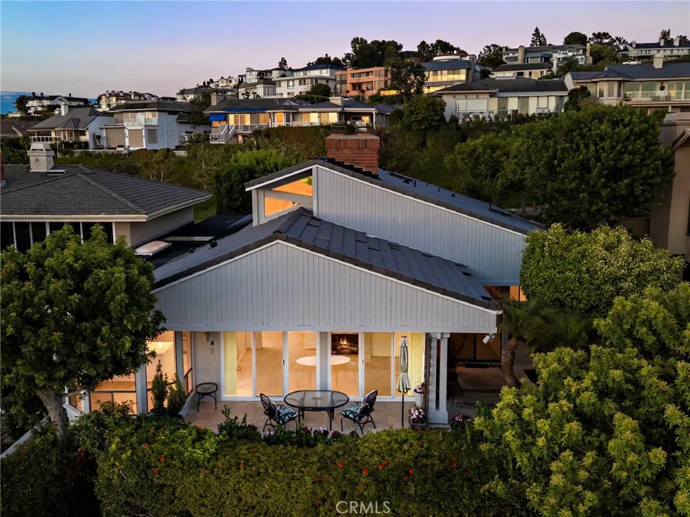 21 Montpellier Newport Beach, CA 92660