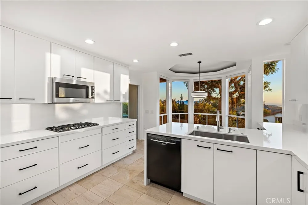 21 Montpellier Newport Beach, CA 92660