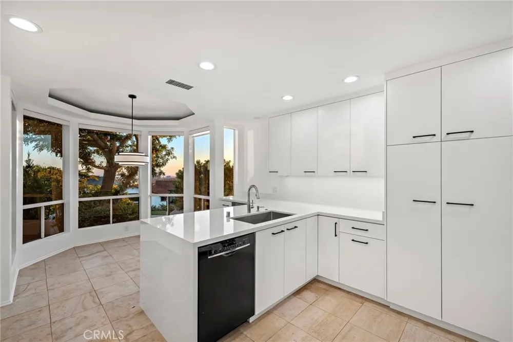 21 Montpellier Newport Beach, CA 92660