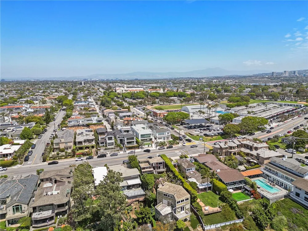 2209 Cliff Drive Newport Beach, CA 92663