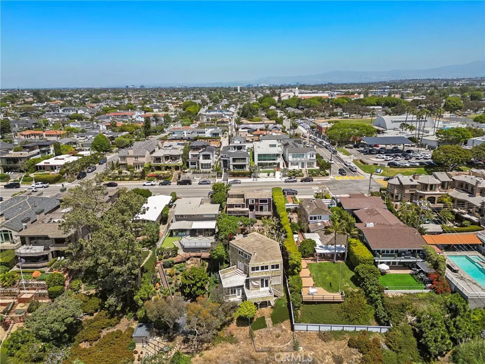 2209 Cliff Drive Newport Beach, CA 92663