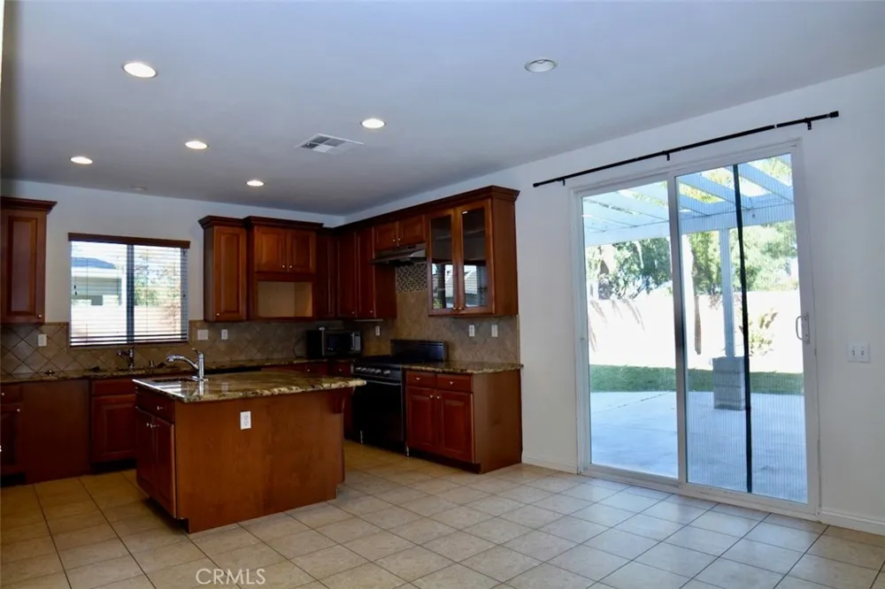 14234 Grayling Drive Eastvale, CA 92880