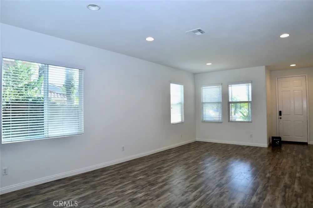 14234 Grayling Drive Eastvale, CA 92880