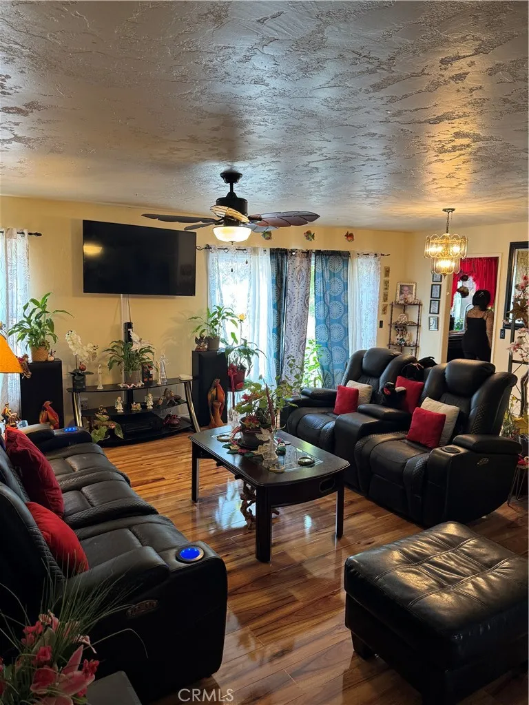 1669 W Phillips Drive Pomona, CA 91766