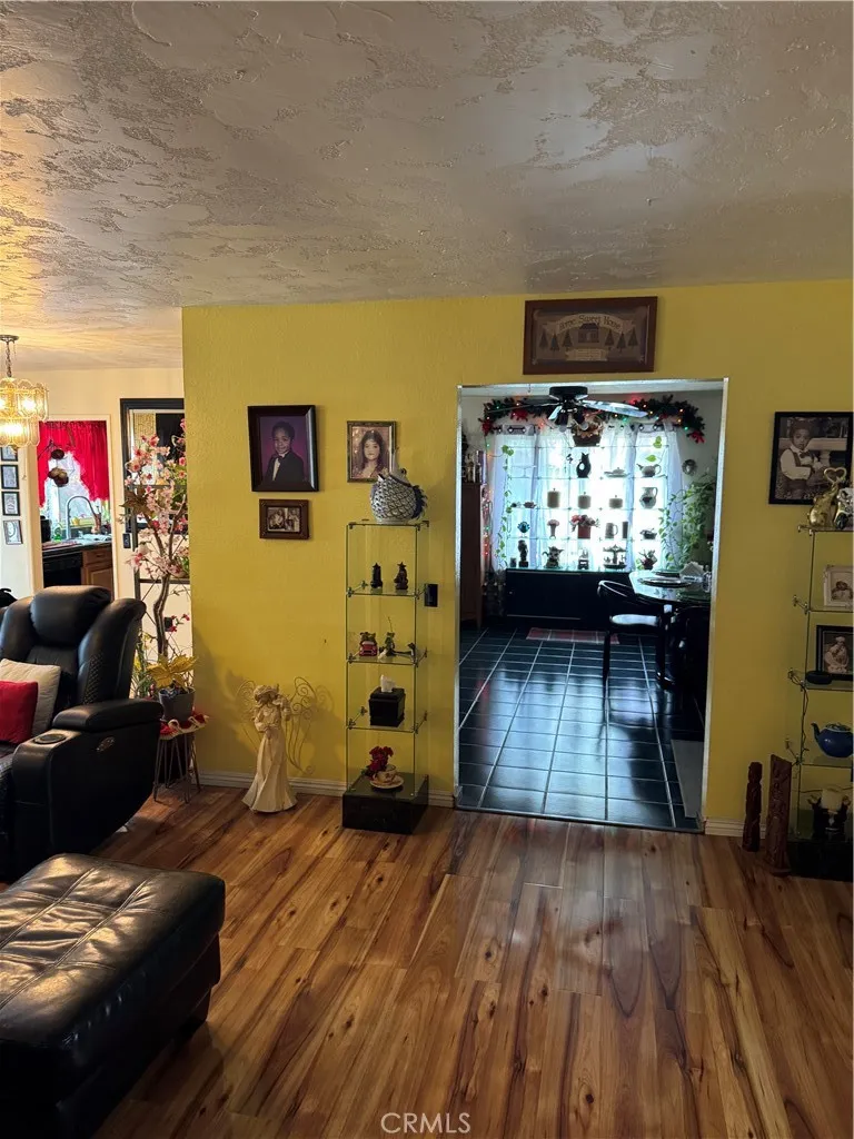 1669 W Phillips Drive Pomona, CA 91766