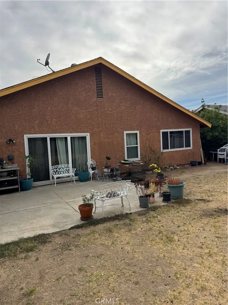 1669 W Phillips Drive Pomona, CA 91766