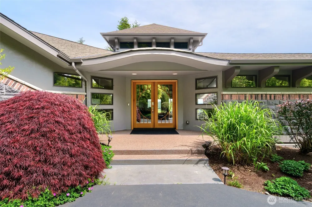 15107 Bridgeway Drive Anacortes, WA 98221