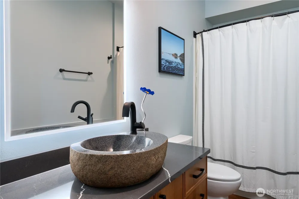15107 Bridgeway Drive Anacortes, WA 98221