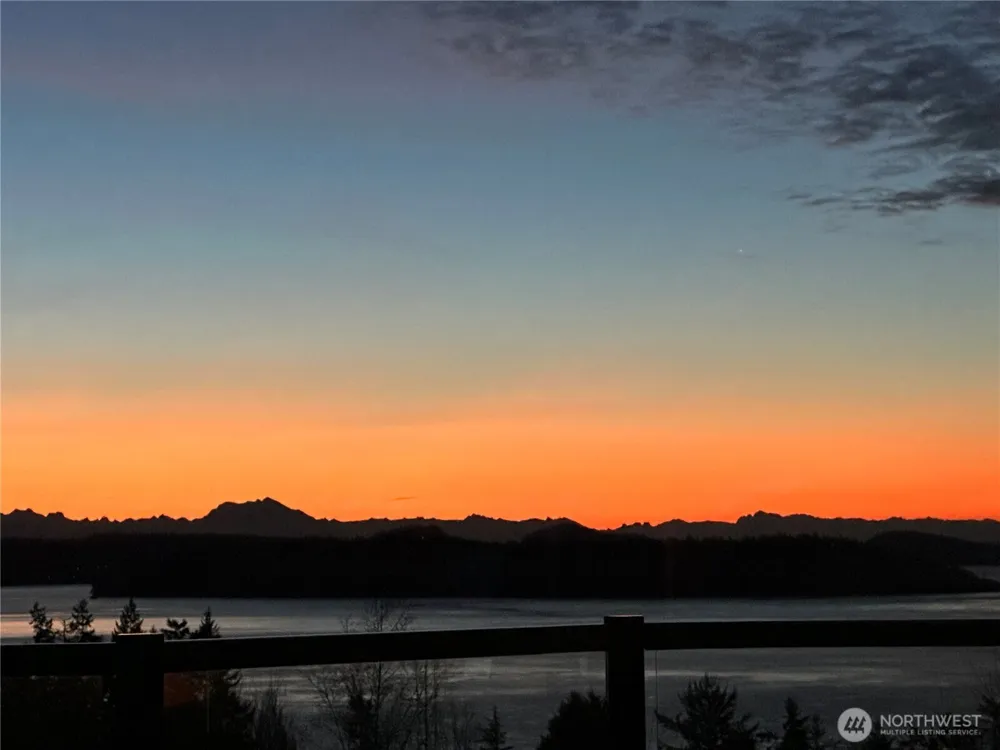15107 Bridgeway Drive Anacortes, WA 98221