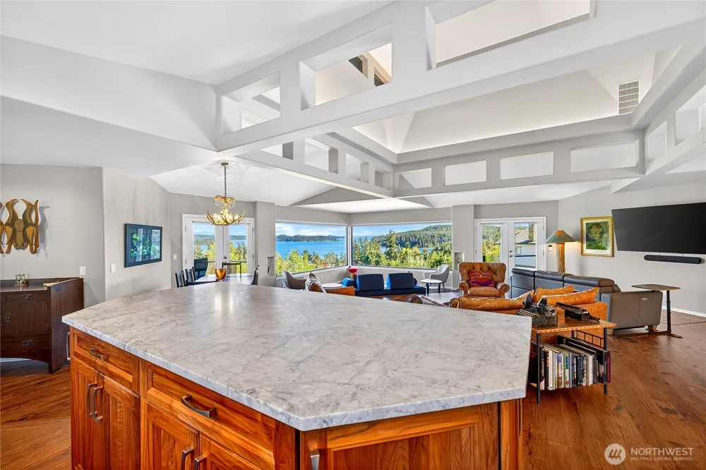 15107 Bridgeway Drive Anacortes, WA 98221