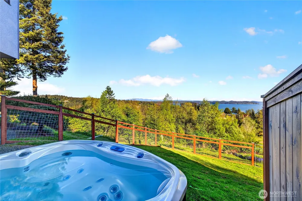 15107 Bridgeway Drive Anacortes, WA 98221