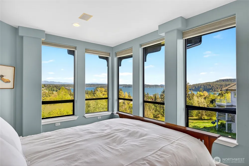 15107 Bridgeway Drive Anacortes, WA 98221