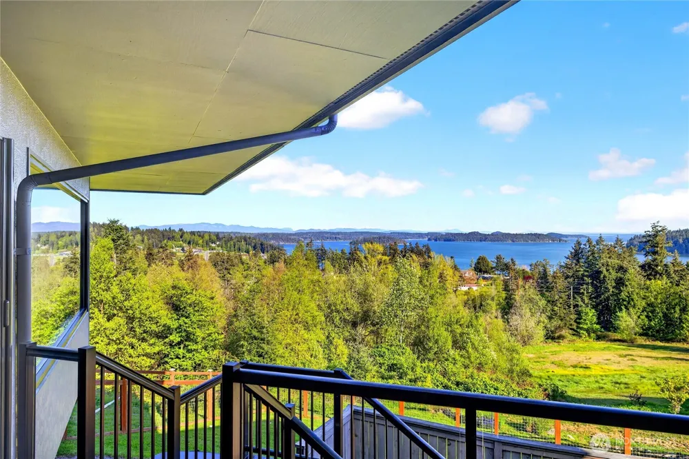 15107 Bridgeway Drive Anacortes, WA 98221