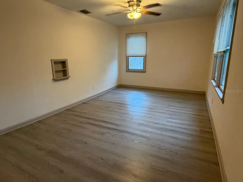 4255 43RD AVENUE St Petersburg, FL 33714