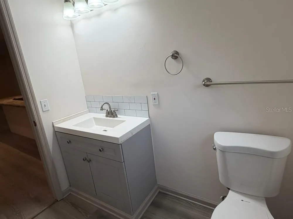 4255 43RD AVENUE St Petersburg, FL 33714