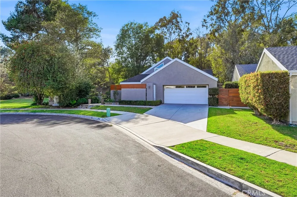29881 White Otter Laguna Niguel, CA 92677