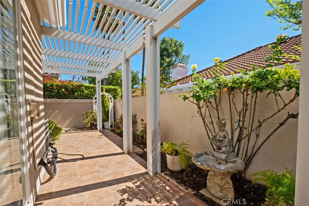 21522 Andorra Mission Viejo, CA 92692