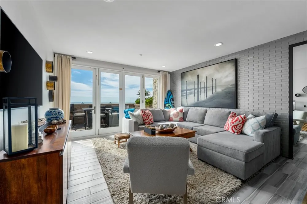 700 S The Strand #106 Oceanside, CA 92054