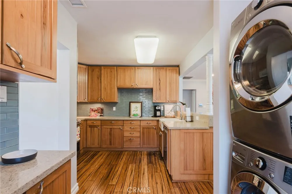 6160 Pepperwood Lakewood, CA 90712