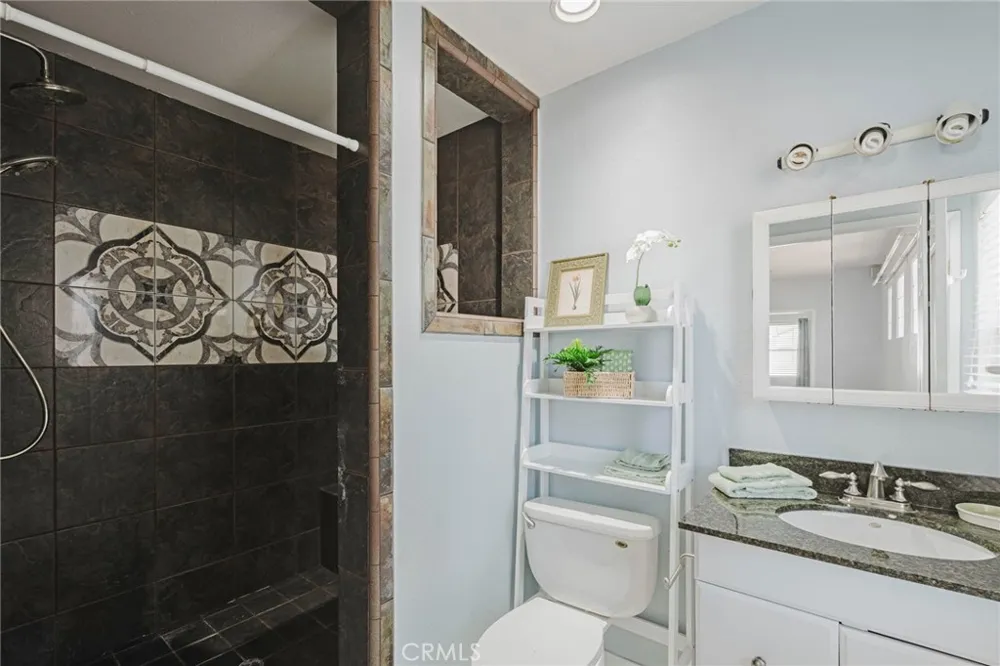 6160 Pepperwood Lakewood, CA 90712