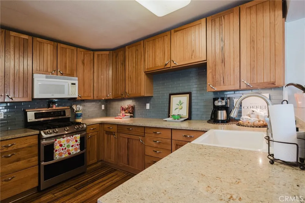 6160 Pepperwood Lakewood, CA 90712