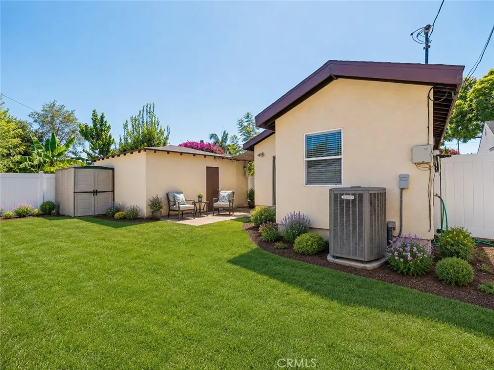 6160 Pepperwood Lakewood, CA 90712