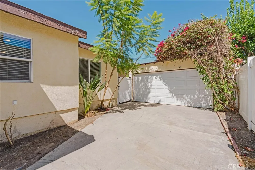 6160 Pepperwood Lakewood, CA 90712
