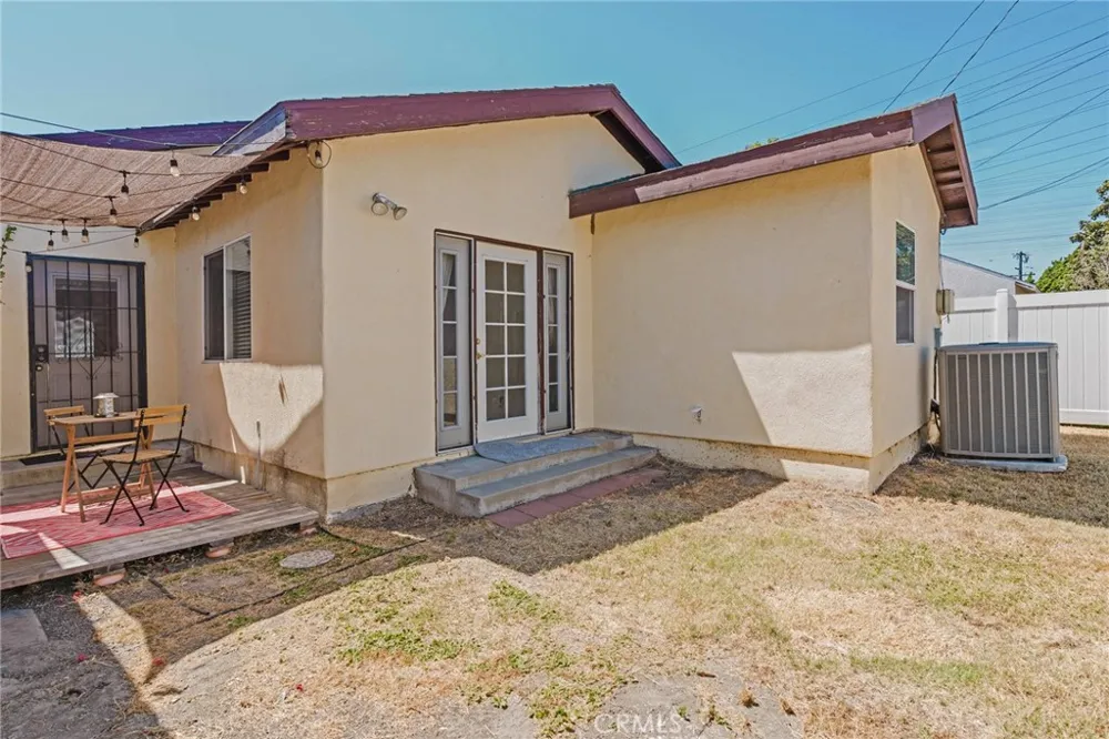6160 Pepperwood Lakewood, CA 90712
