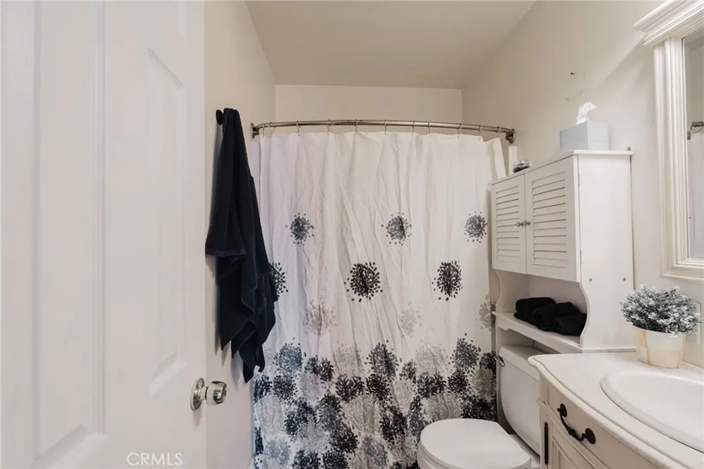 6160 Pepperwood Lakewood, CA 90712