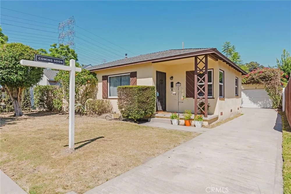 6160 Pepperwood Lakewood, CA 90712