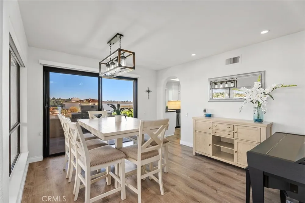 22522 Campos Mission Viejo, CA 92692