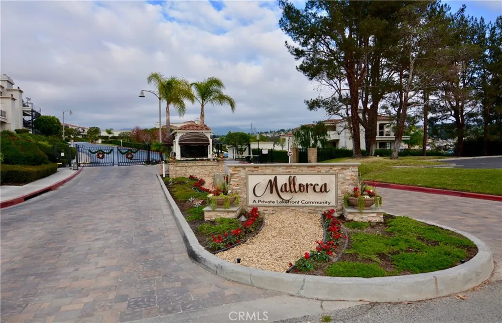 27792 Alfabia #7 Mission Viejo, CA 92692