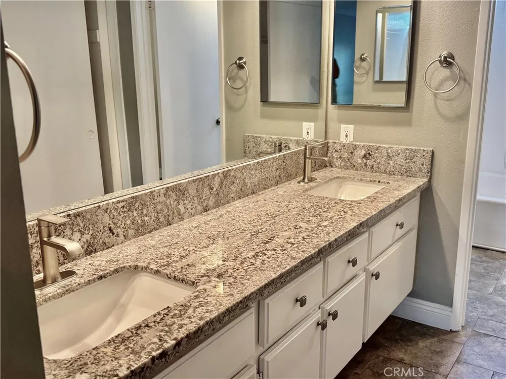 27792 Alfabia #7 Mission Viejo, CA 92692