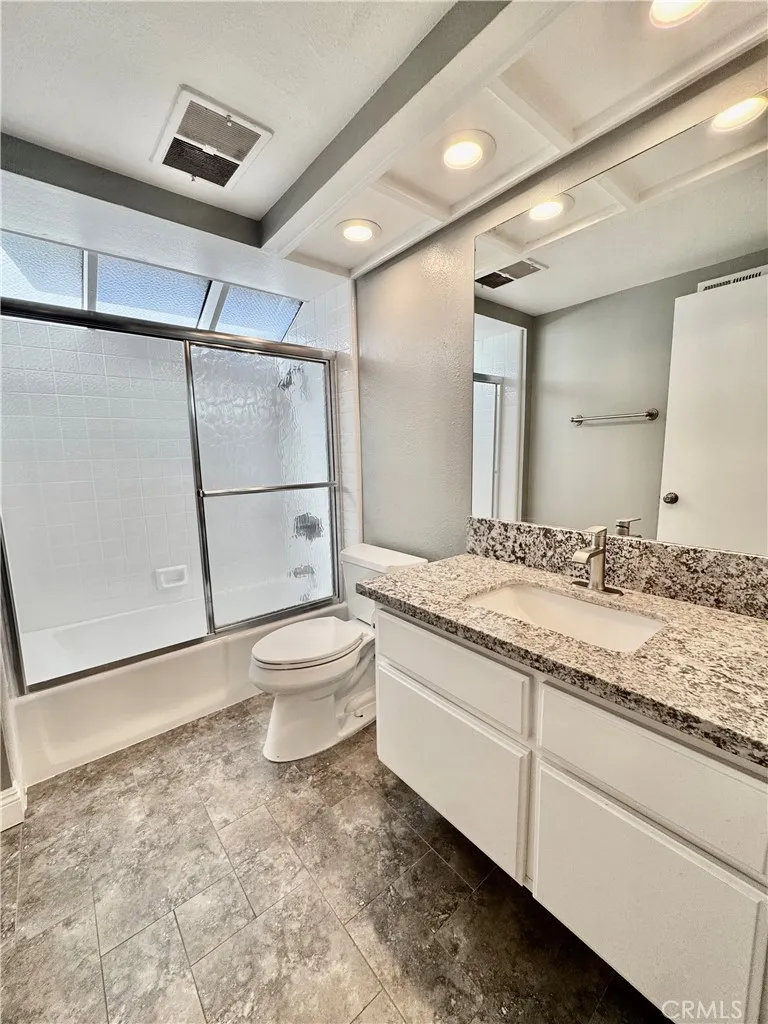 27792 Alfabia #7 Mission Viejo, CA 92692