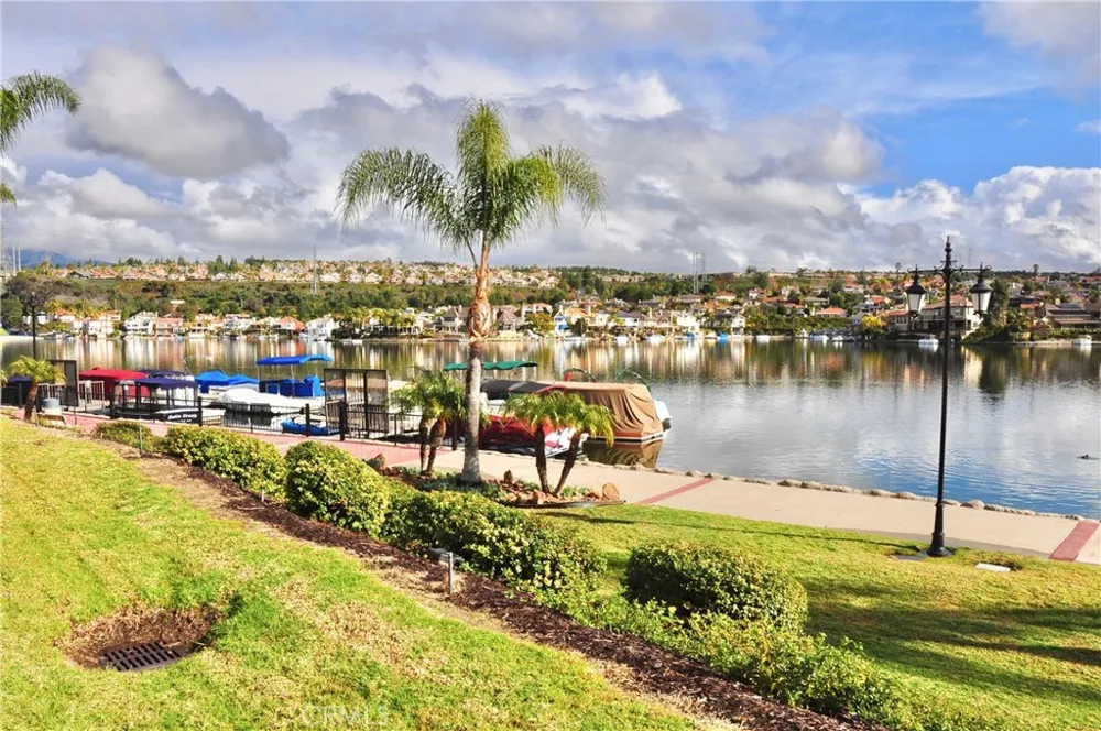 27792 Alfabia #7 Mission Viejo, CA 92692