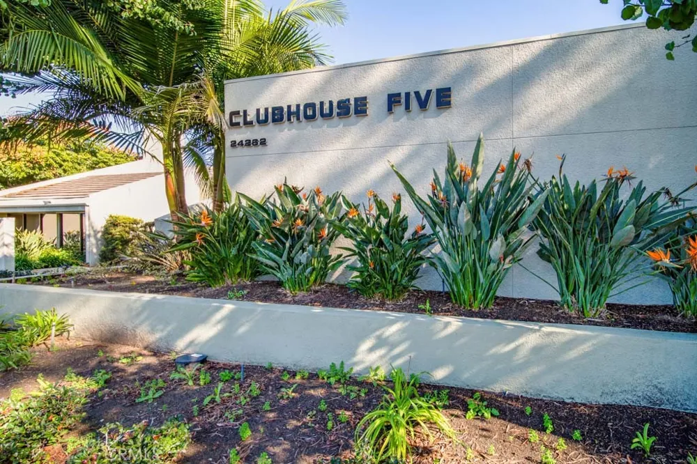 2404 Via Mariposa W #3D Laguna Woods, CA 92637