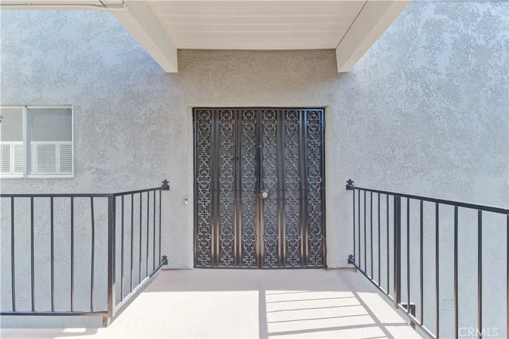 2404 Via Mariposa W #3D Laguna Woods, CA 92637