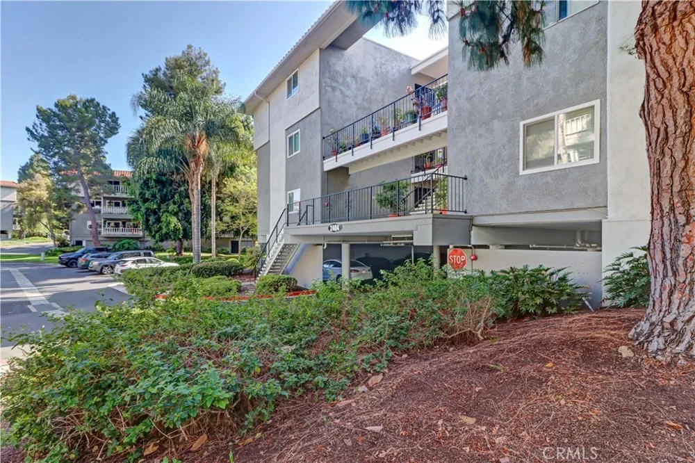 2404 Via Mariposa W #3D Laguna Woods, CA 92637