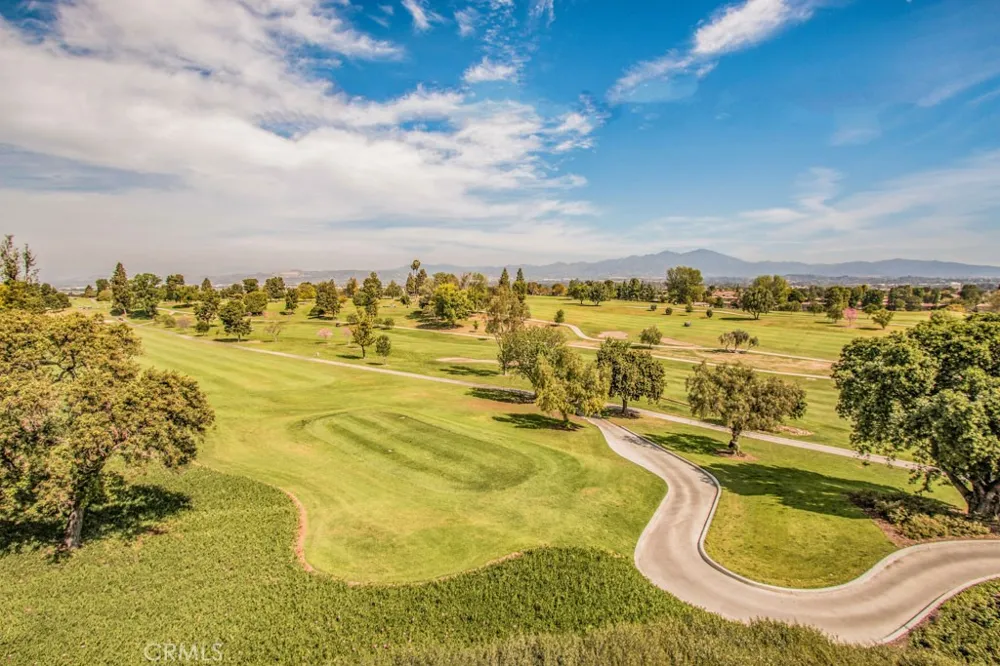 2404 Via Mariposa W #3D Laguna Woods, CA 92637