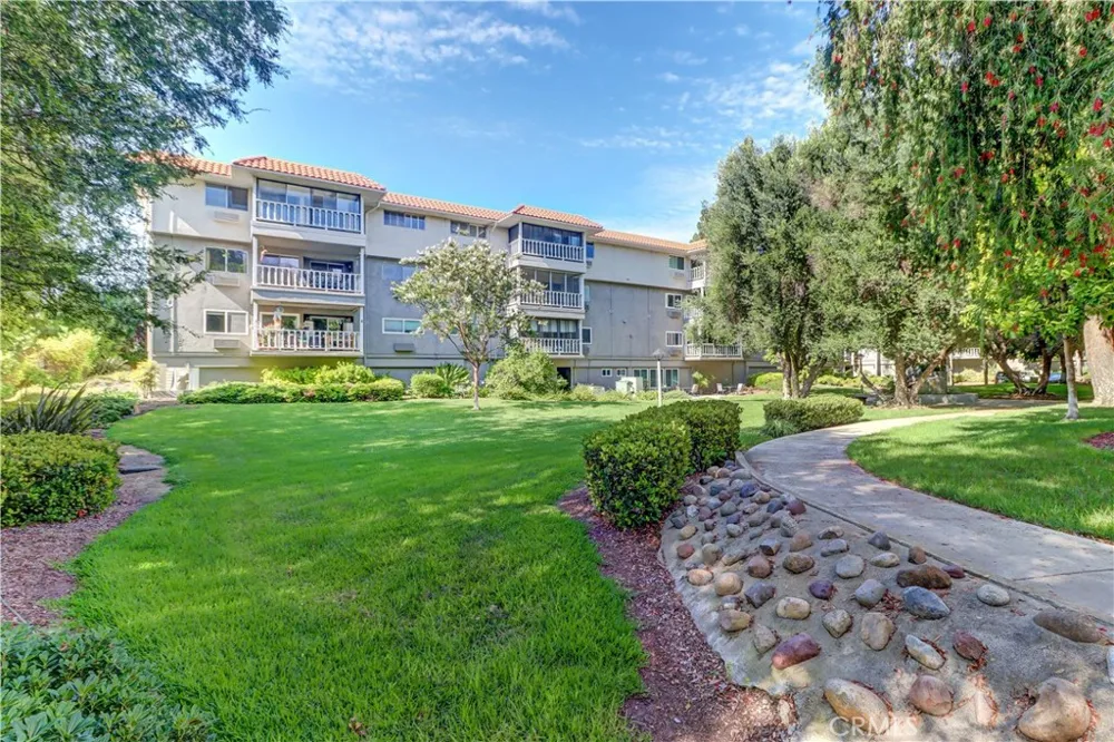 2404 Via Mariposa W #3D Laguna Woods, CA 92637