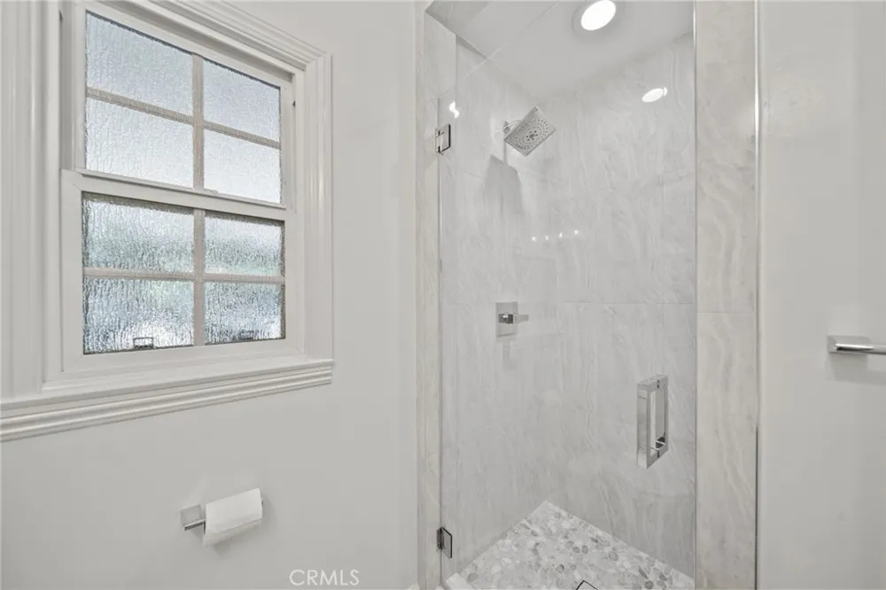 6951 Chisholm Van Nuys, CA 91406
