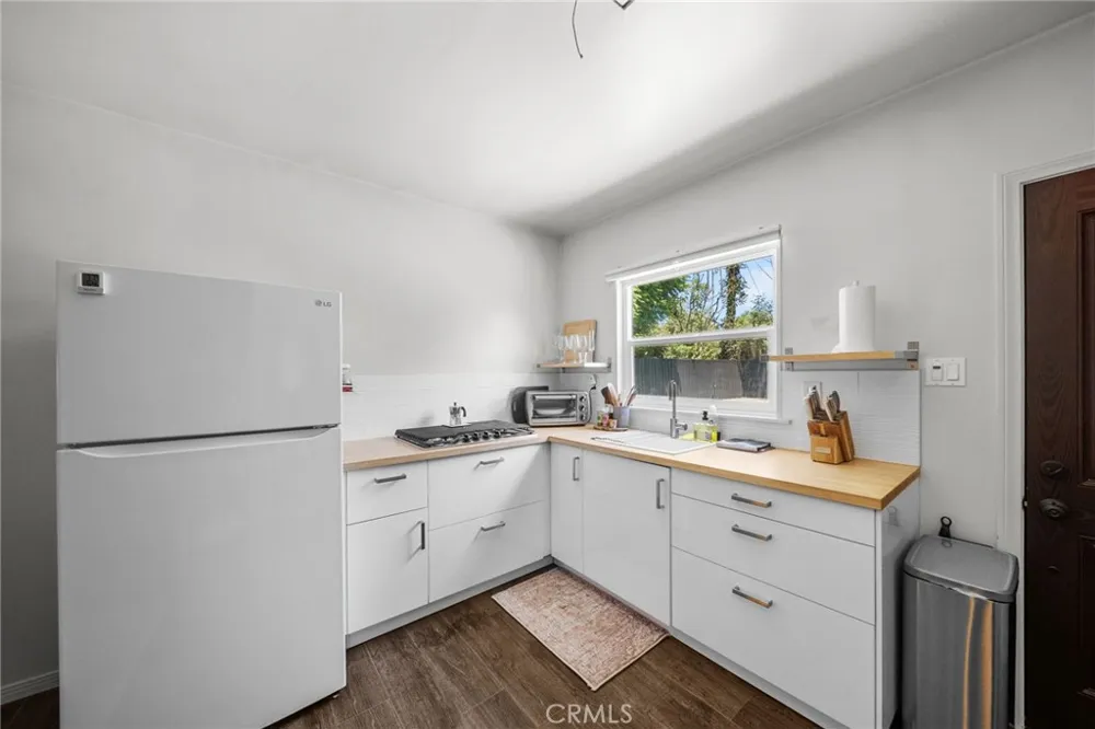 6951 Chisholm Van Nuys, CA 91406