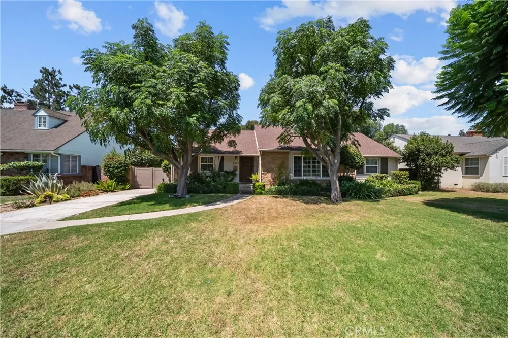 6951 Chisholm Van Nuys, CA 91406