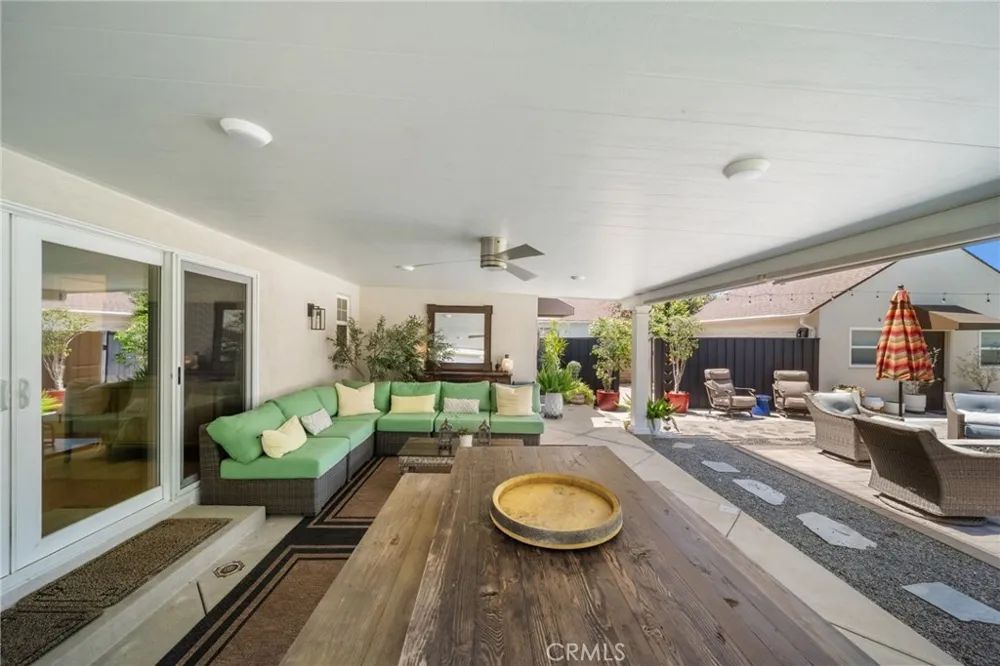 6951 Chisholm Van Nuys, CA 91406