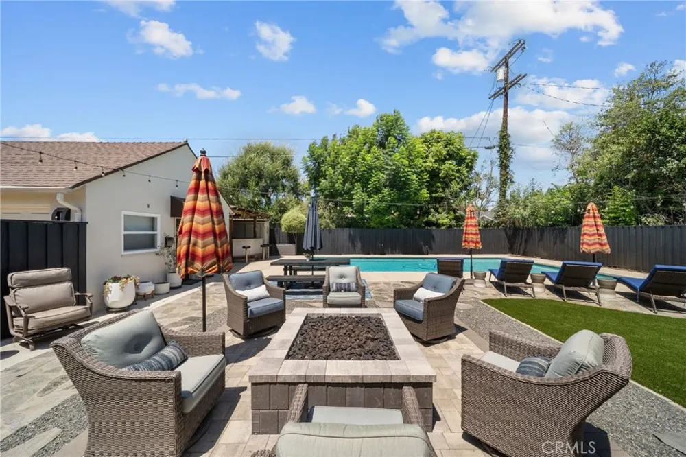 6951 Chisholm Van Nuys, CA 91406