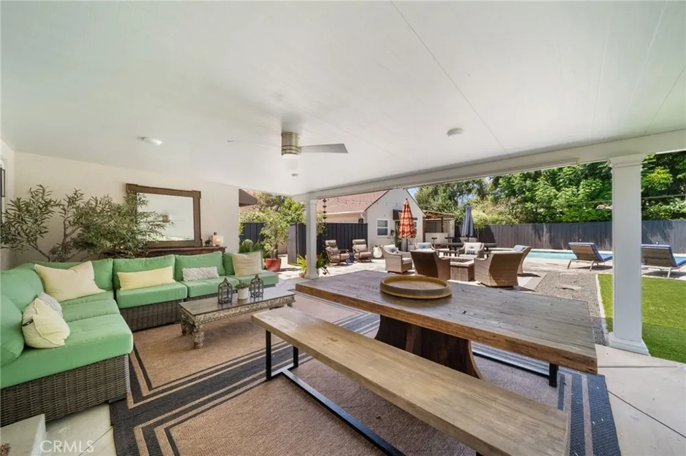 6951 Chisholm Van Nuys, CA 91406