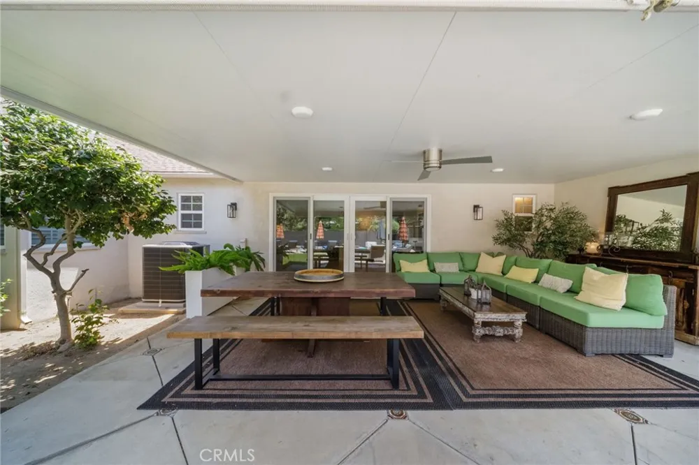 6951 Chisholm Van Nuys, CA 91406