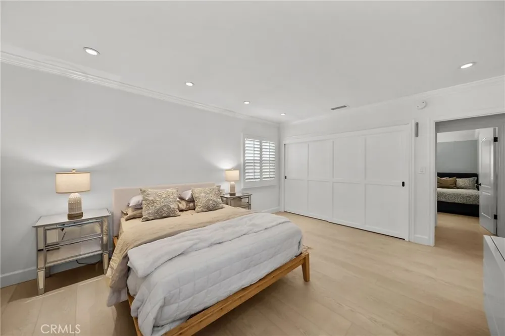 6951 Chisholm Van Nuys, CA 91406