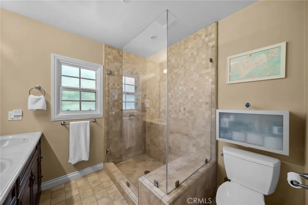6951 Chisholm Van Nuys, CA 91406